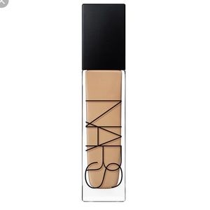 NARS radiant long wear foundation